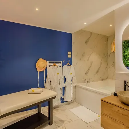 Ciao Bella Wellness - Luxury Jacuzzi, Massage Table & Ac In Appartement