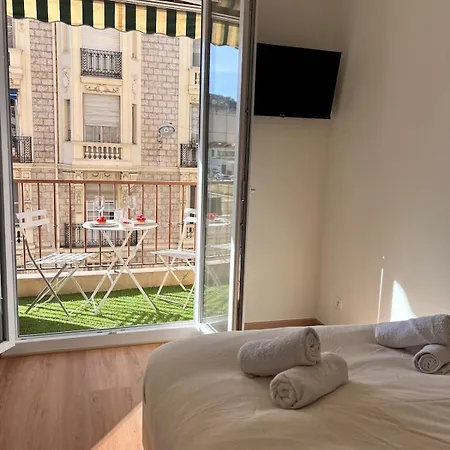 Charme Nicois, 15min De La Mer, 3 Chambres, Climatisation, Terrasse Apartment *