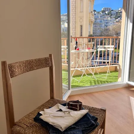 Charme Nicois, 15min De La Mer, 3 Chambres, Climatisation, Terrasse Apartment *