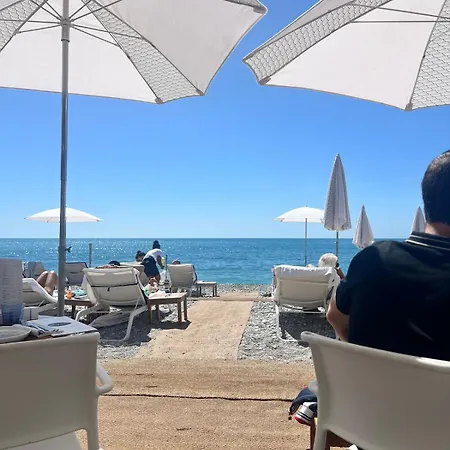 Charme Nicois, 15min De La Mer, 3 Chambres, Climatisation, Terrasse *