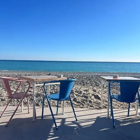 Apartment Charme Nicois, 15min De La Mer, 3 Chambres, Climatisation, Terrasse