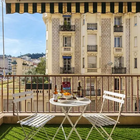 Charme Nicois, 15min De La Mer, 3 Chambres, Climatisation, Terrasse Apartment