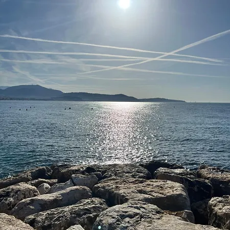 Apartment Charme Nicois, 15min De La Mer, 3 Chambres, Climatisation, Terrasse