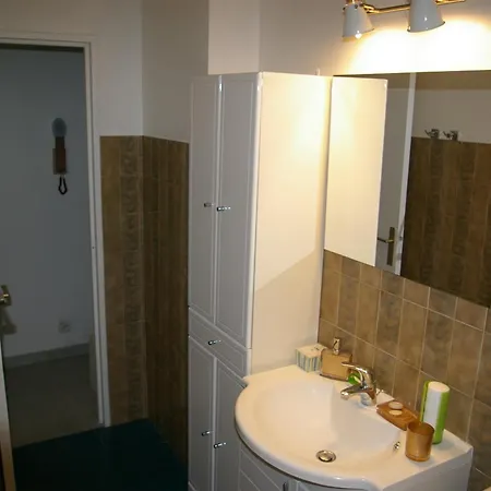 Proche Apartment *