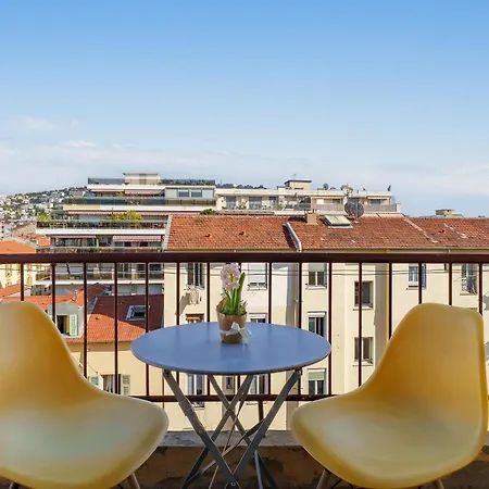 Renting - Risso - Cocoon Design Massena Paillon Balcony View & Lift Apartment *