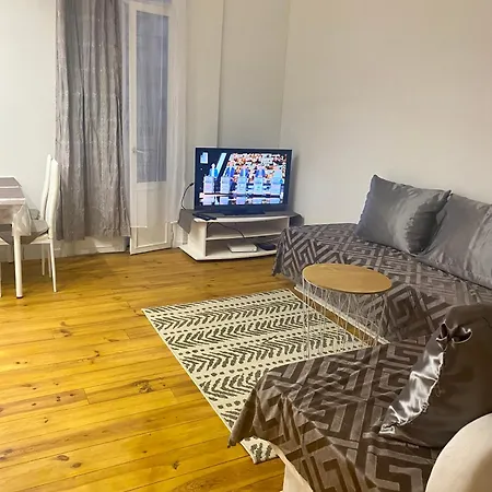 2 Et Salon 6 Mn Port A Pieds Apartment Nice