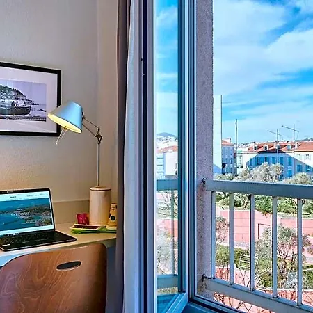 Campanile Centre Acropolis Hotel 3*
