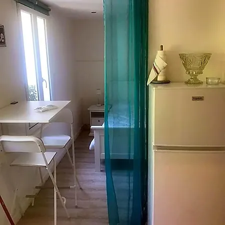 Mon Reve Bed & Breakfast 3*