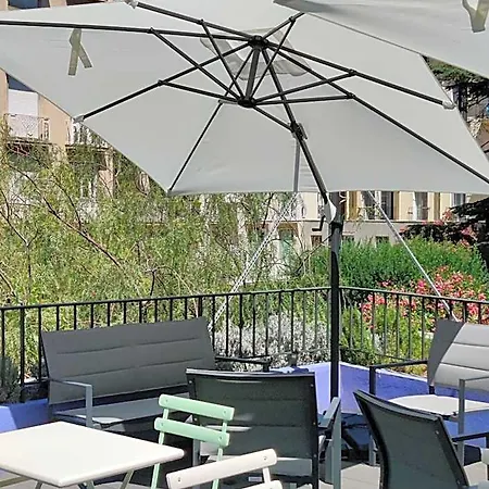 Les Cigales Hotel