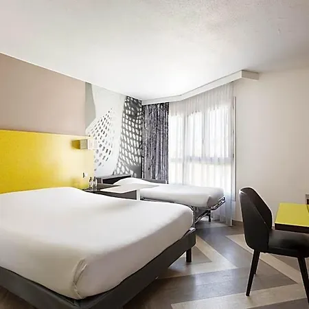 Ibis Styles Vieux Port Hotel 3*