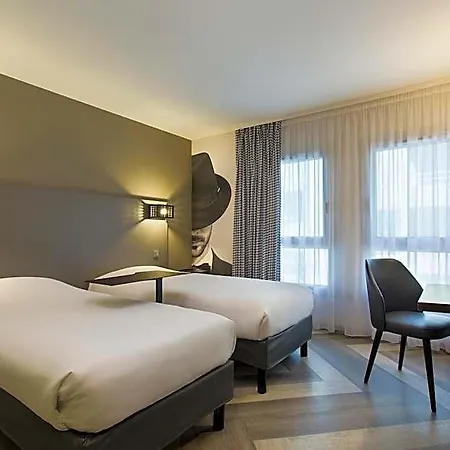 Ibis Styles Vieux Port Hotel 3*