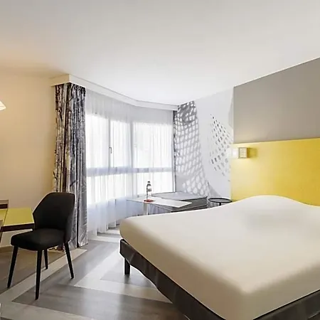 Ibis Styles Vieux Port Hotel 3*