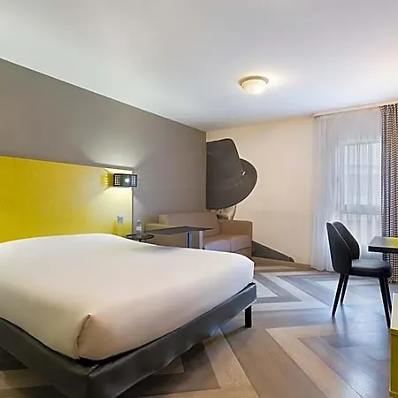 Ibis Styles Vieux Port Hotel 3*