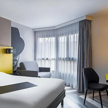 Ibis Styles Centre Port 3*