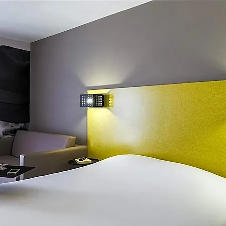 Ibis Styles Vieux Port Hotel 3*
