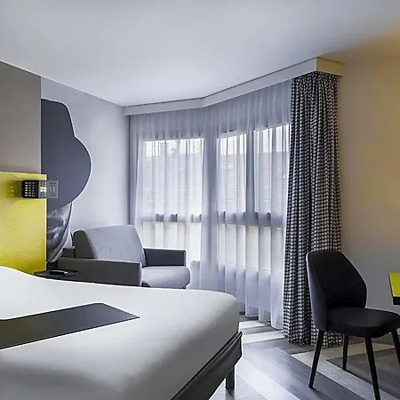 Ibis Styles Vieux Port Hotel 3*