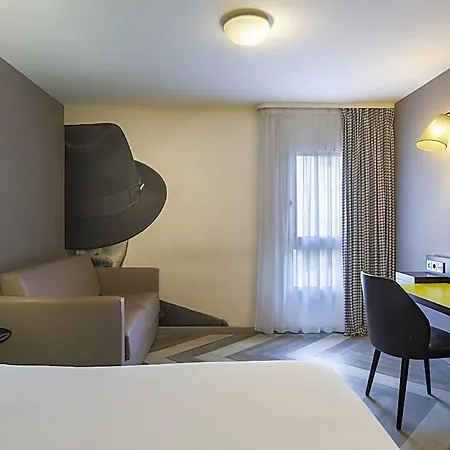 Ibis Styles Vieux Port Hotel 3*