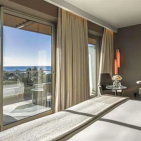 Anantara Plaza - A Leading Of The World