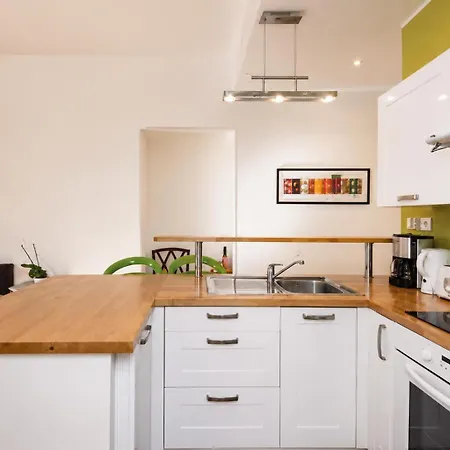 Barla 3 - A Spacious One Bedroom Near Place Garibaldi