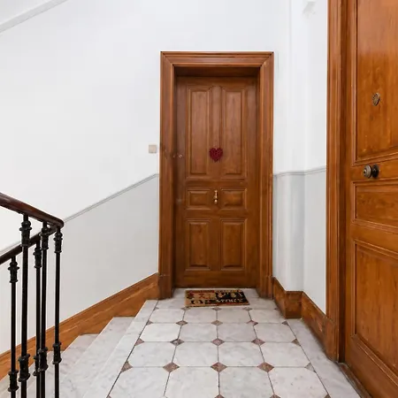 Apartment Barla 3 - A Spacious One Bedroom Near Place Garibaldi *