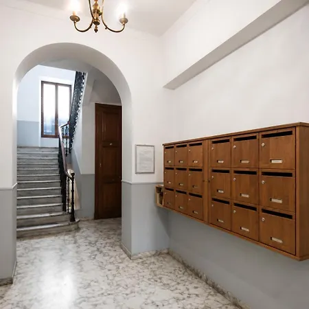 Apartment Barla 3 - A Spacious One Bedroom Near Place Garibaldi