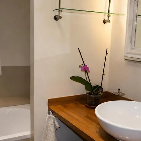 Barla 3 - A Spacious One Bedroom Near Place Garibaldi
