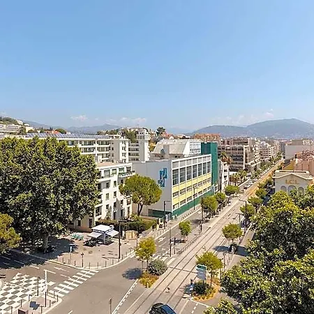 Hotel Yelo Promenade Magnan, Sonder