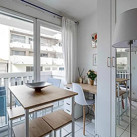 Charming With Balcony Pool -heart Of 4* Nice