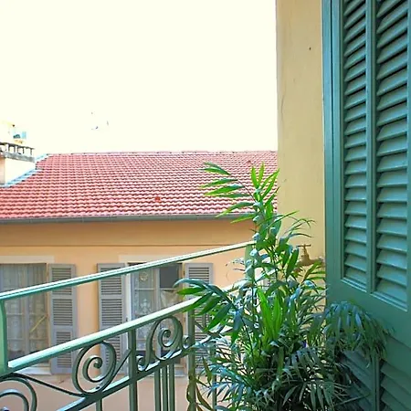 Ze Perfect Place - Antiquaire - Le Port - Harbor Hotel