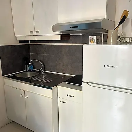 Apartment Bright With Private Balcony In Port Nice
