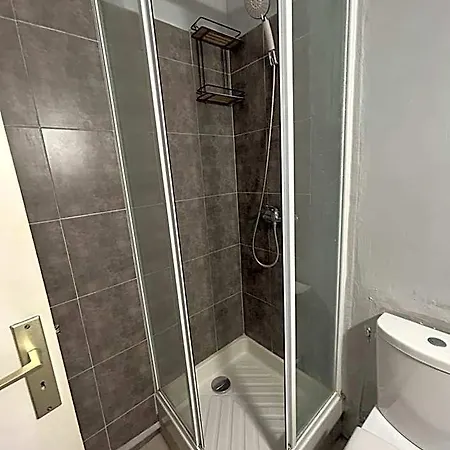 Apartment Bright With Private Balcony In Port Nice