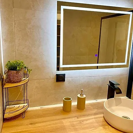 Apartment Superbe 3p A 300m De La ! *