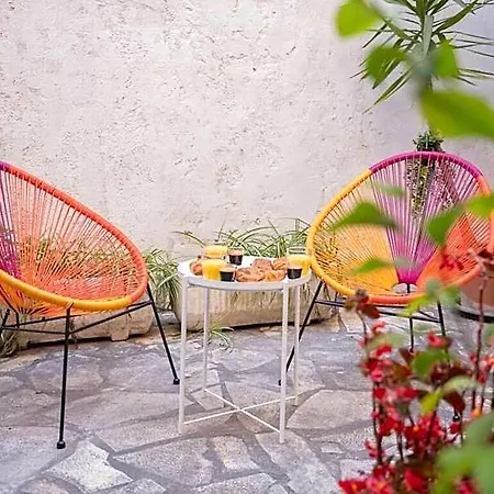 Grand 4 Pieces Avec Cour Privee, Clim & Parking Apartment