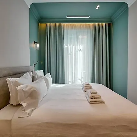 9 Alberti Centre Aparthotel