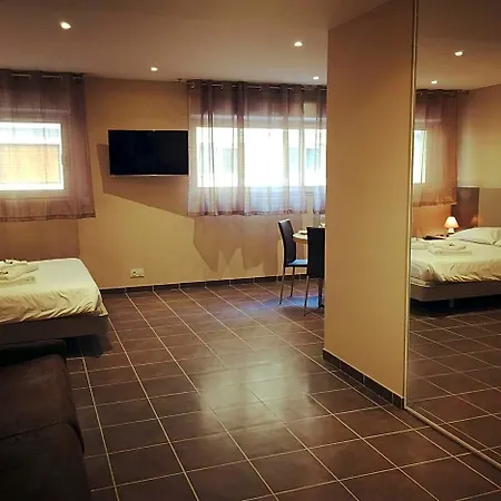 Appart hôtel Serafina Apartements 2*
