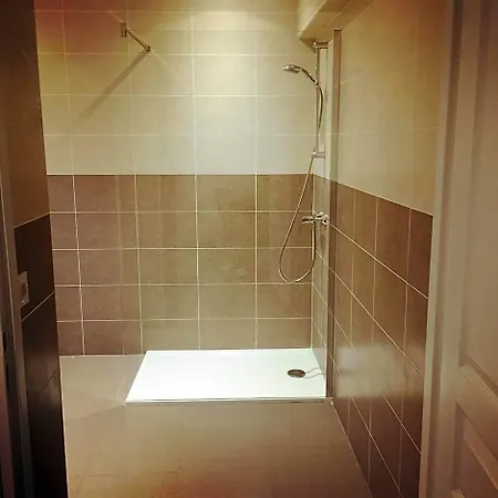 Serafina Apartements 2*