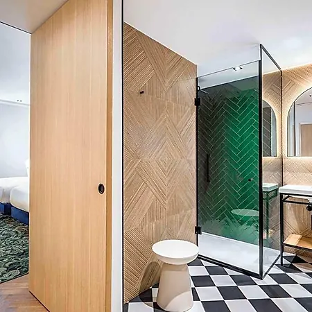 Doubletree By Hilton Centre Iconic Hotel 4*