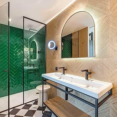 Hotel Doubletree By Hilton Centre Iconic 4*