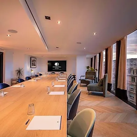 Hotel Doubletree By Hilton Centre Iconic 4*