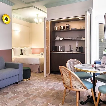 Au Picardy Hotel *