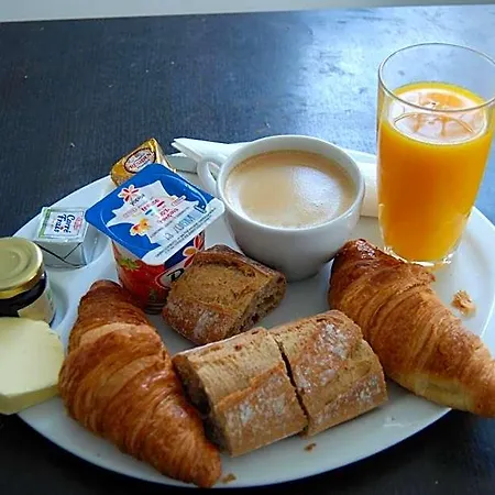 Hotel Azur 2*