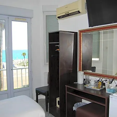 Azur 2* Nice