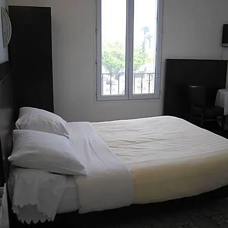 Hotel Azur 2*