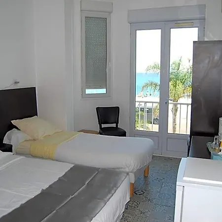 Hotel Azur 2*