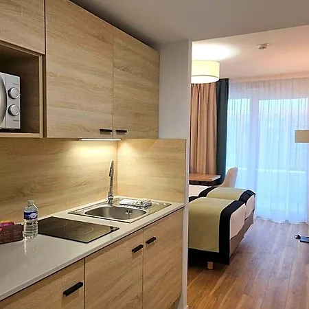 Residhome Aéroport Appart hôtel 3*