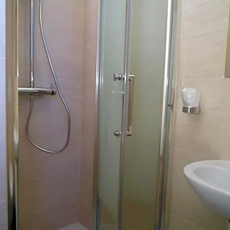 Hotel Lyonnais 3*