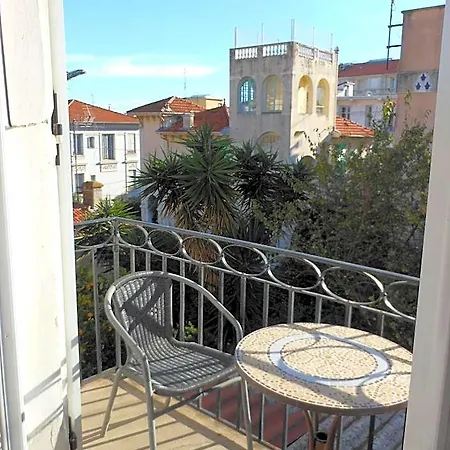 Les Cygnes Hotel