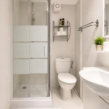 Bright With Balcony At The Foot Of The Sea Nice