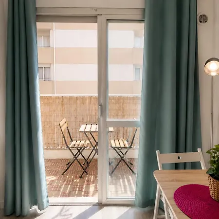 Bright With Balcony At The Foot Of The Sea Appartement