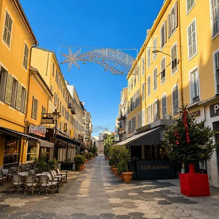 Stunning In The Gold Square Of Nice! Appartement